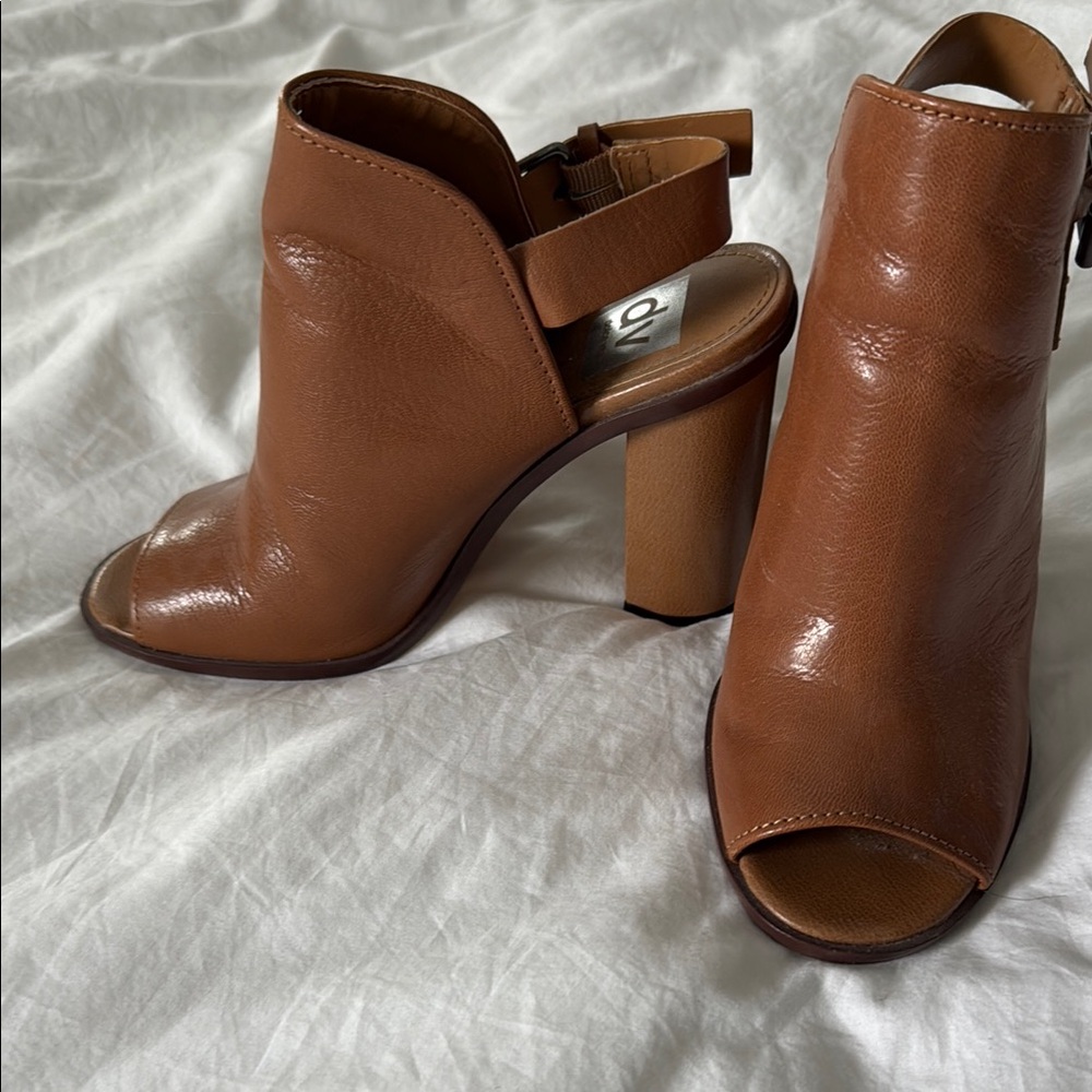 Dolce Vita brown Leather Peep-Toe Heels